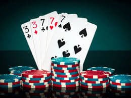Live dealer conducting Lucky Twins game in qq222 studio with HD video stream and interactive betting interface